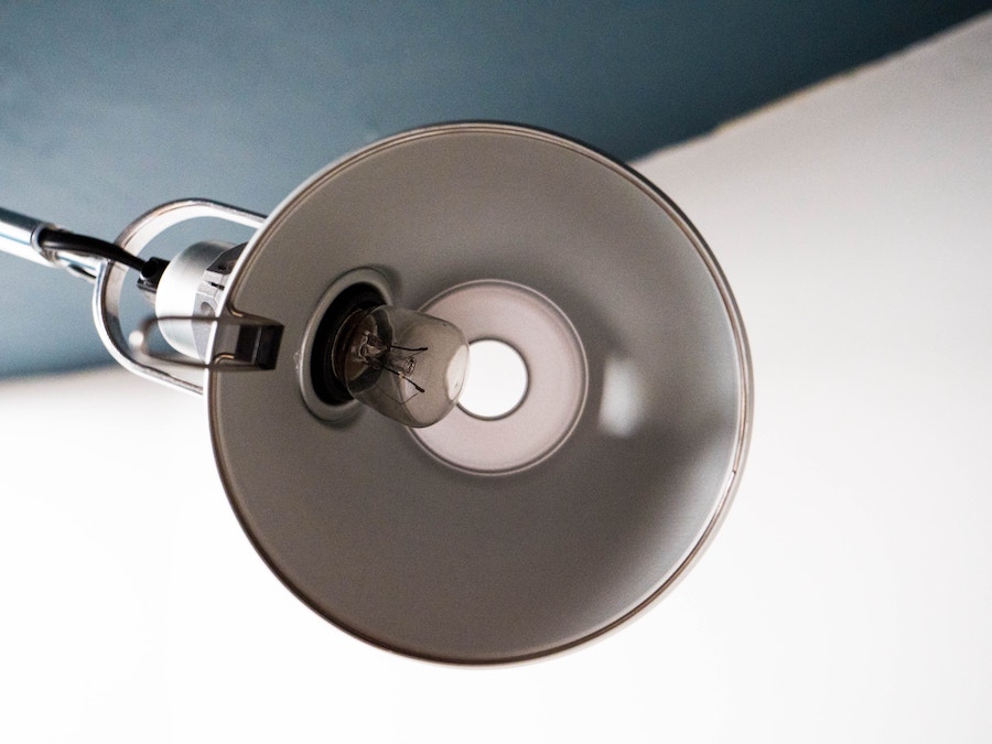 Tips for picking an ideal desk lamp for a kid's workspace