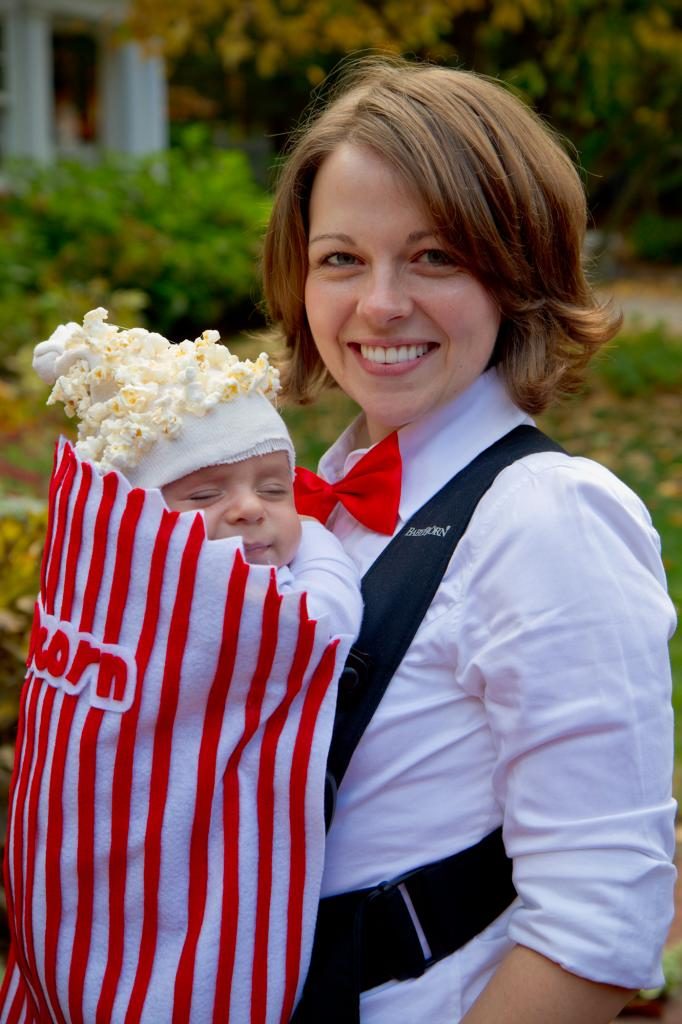 Halloween costumes for baby: DIY popcorn box by This Place is Now Home