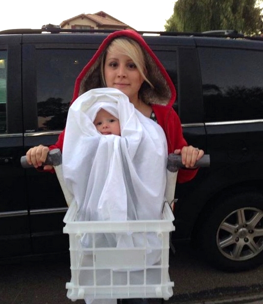 Creative Halloween costumes for baby: ET & Eliot via Wrap Your Baby