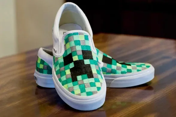 Ombre DIY sneaker tutorial using Tulip fabric spray paint