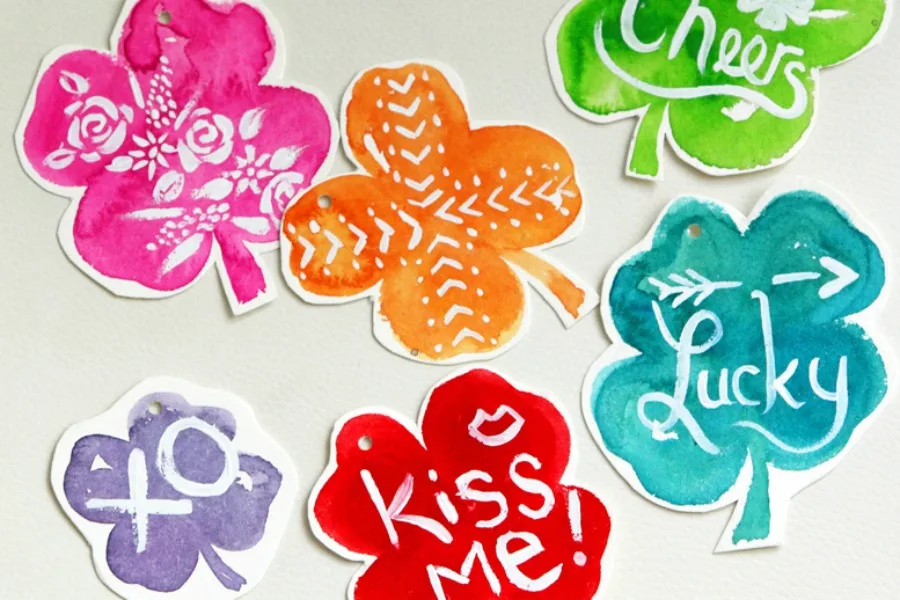 Free St. Patrick's Day printables: Watercolor Shamrocks by Pretty Prudent